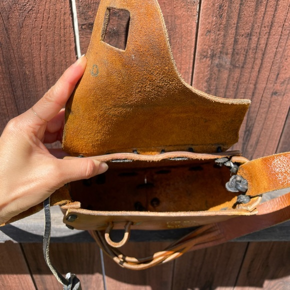 Vintage 70s leather tooled purse with owl design - Picture 3 of 5